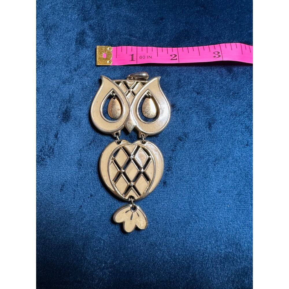 Vintage 1970s Articulated Owl‎ Pendant Peach Enamel w/ Gold Tone and White Chain